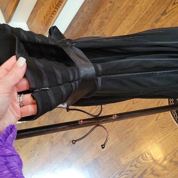 Stunning Black Halter Neck Cocktail Dress - Picture 4 of 10